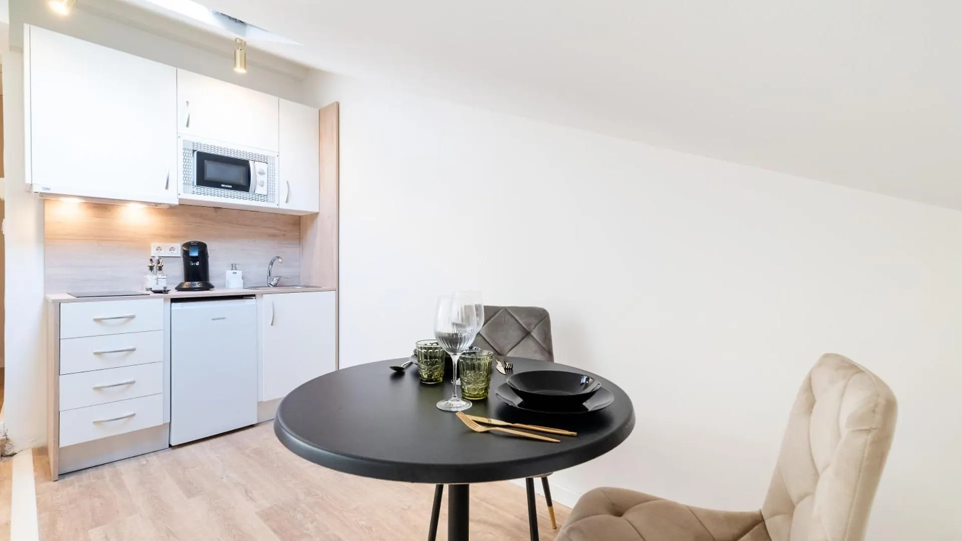 Bibrambla Suites Granada Apartment